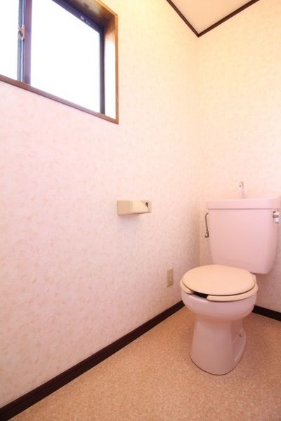 【トイレ】　風通し良好なトイレです。※同タイプ画像